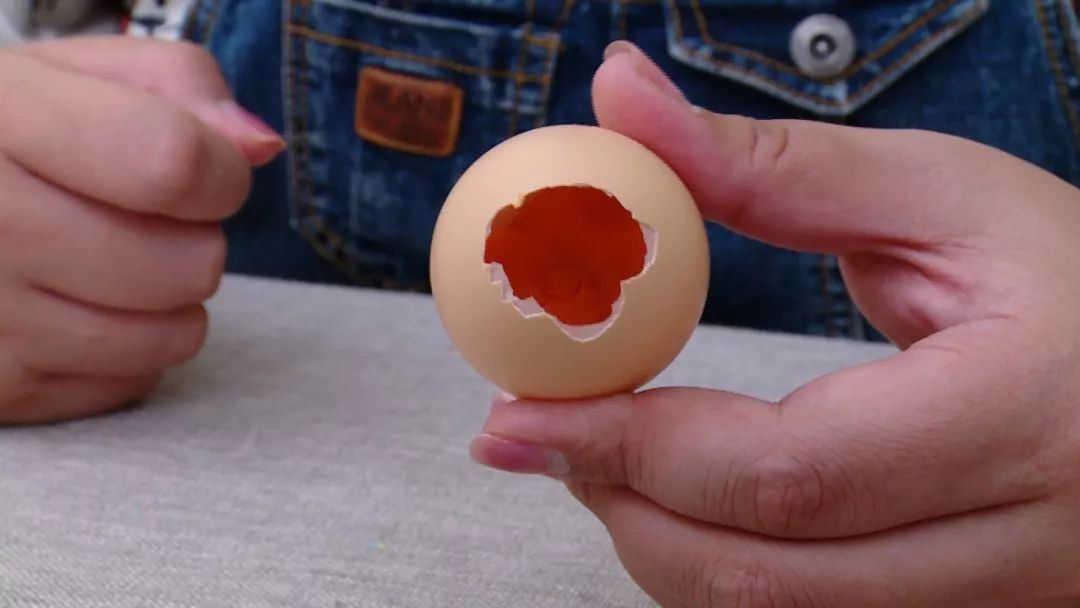 鸡蛋壳竟能变成不倒翁?孩子们都惊呆了!