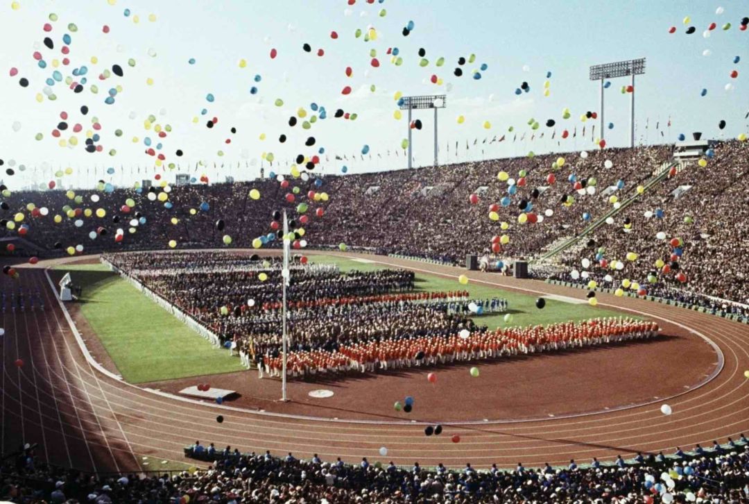 1964年东京奥运会而银座作为全球观光客都会去的高级购物区域,早已