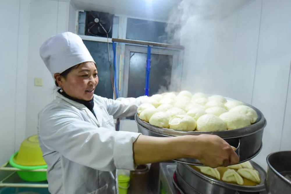 内蒙古 贫困人口_内蒙古贫困地区图片