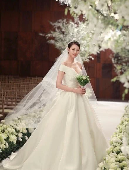 金秀賢結婚了，公開戀情不到4個月，網友：嚇得我以為是金秀賢 娛樂 第7張