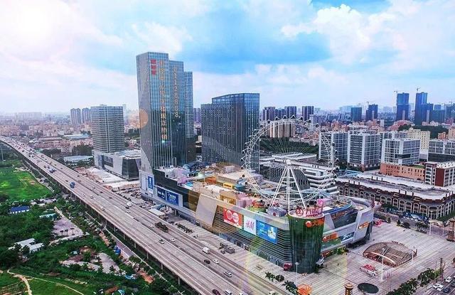 广场,永旺梦乐城等商业大鳄全部盘踞于此,新城市广场,星港城,金沙汇