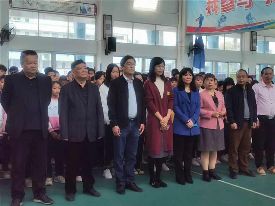 华銮市人口_人口普查(2)