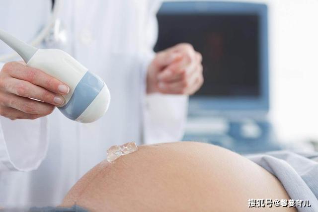 怀孕43周却没生下孩子，产科医生检查后，斥责产妇太无知