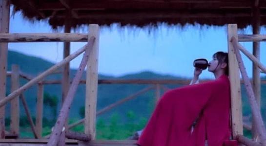 当代陶渊明李子柒，与抚仙湖是绝配