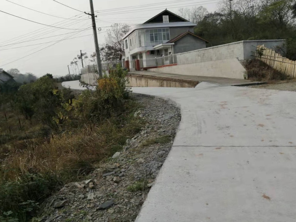 桃源剪市镇:全力推进自然村通水泥路建设,打通群众通行最后一公里