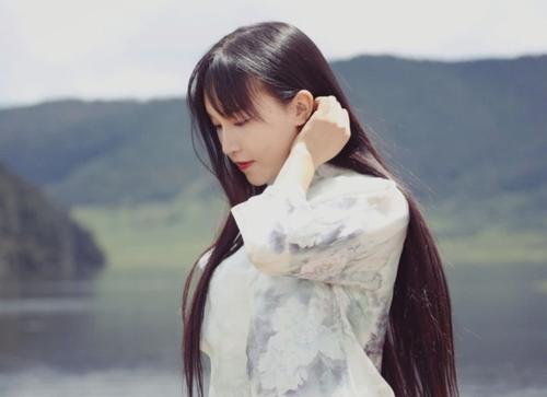 当代陶渊明李子柒，与抚仙湖是绝配