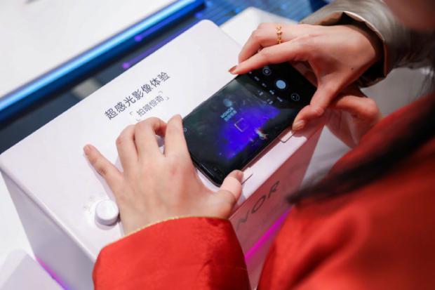 到底什么叫手持电话 c192c4b0f60841cf99df725f7334a2d9.jpeg