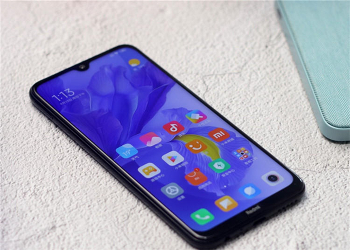 小米新机发布前,雷军就亲自发布微博,炫耀新机