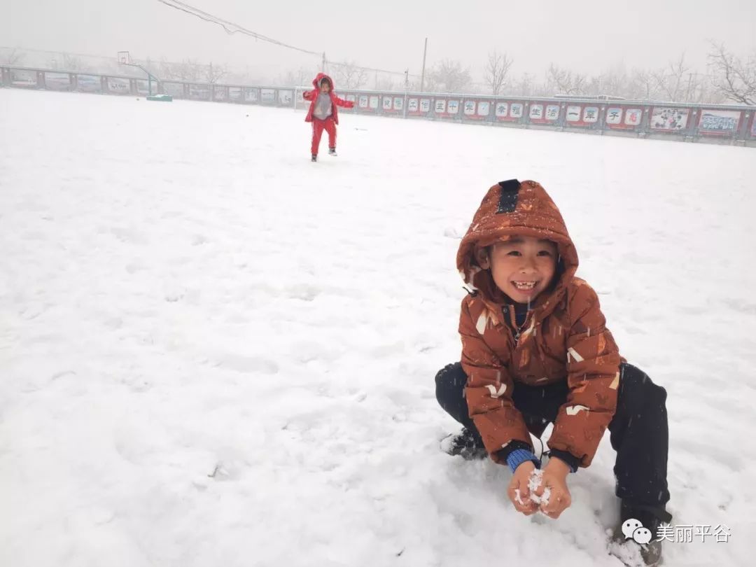 平谷下雪啦看孩子们的笑脸打雪仗堆雪人
