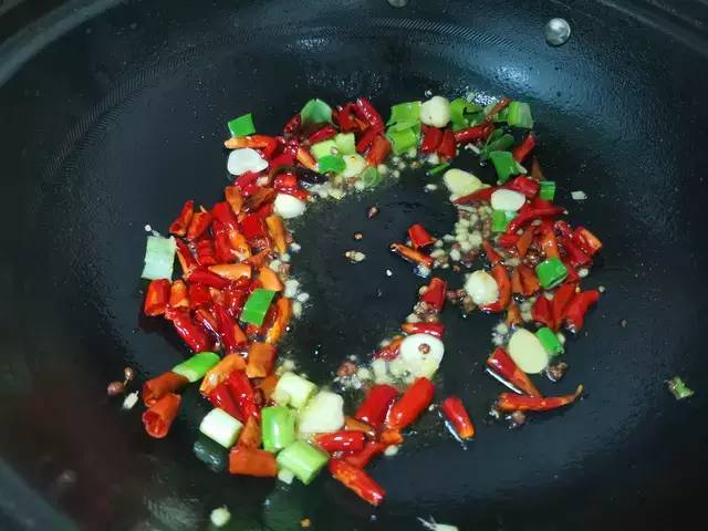 edaaa465f5be449faf9a7669e0b50ff4.jpeg