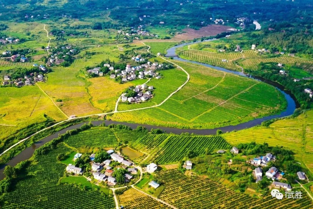 乡村""中国美丽休闲乡村"成为四川省开展田园综合体建设试点工作试