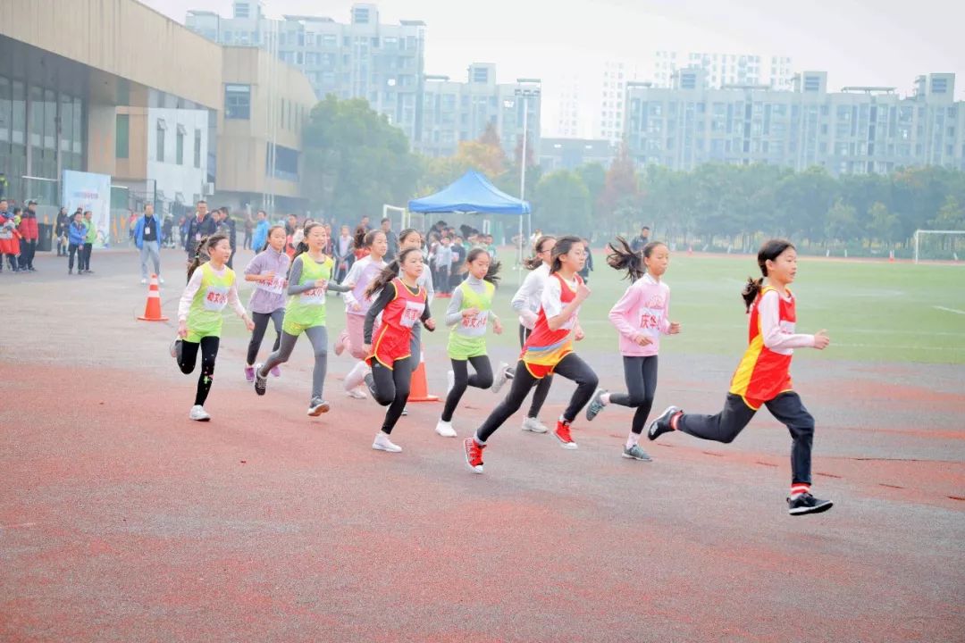 活动2019年青浦区学生阳光体育大联赛长跑比赛顺利结束