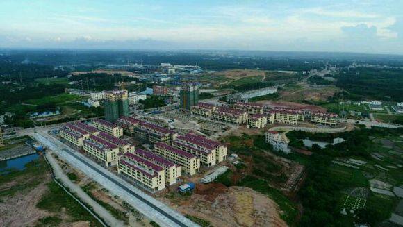 龙潭镇地处博白县最南端,两省区(广东,广西,三县市(博白县,合浦县