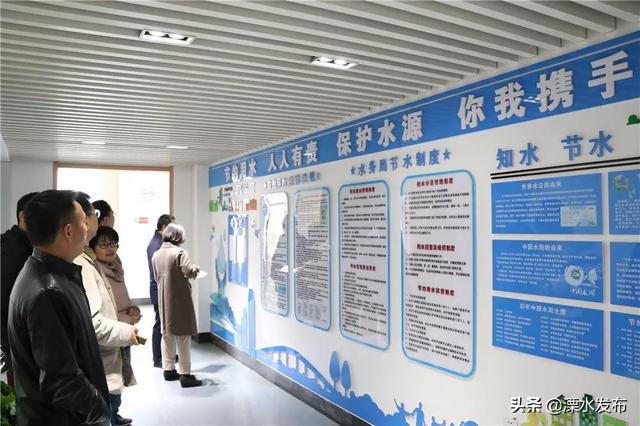 人均每天用水量_每天进步一点点图片