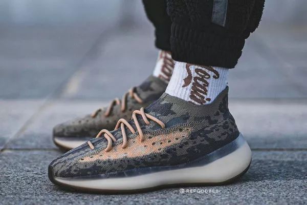 yeezy380尺码对照表,yeezy350尺码对照表 斗牛资讯yeezy380货量堪忧新配色登场能否买账