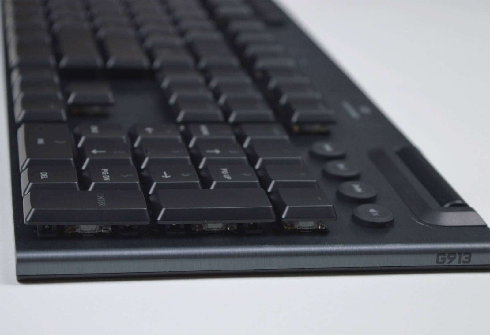 机械键盘测评罗技g913 30b6c32e18eb4e5ba8fc6995b0e65c2d.png