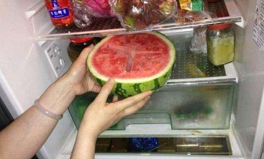 为什么有的人不能吃冰箱里的东西 3d45be7427d04450ab2cbe2f8344c349.jpeg