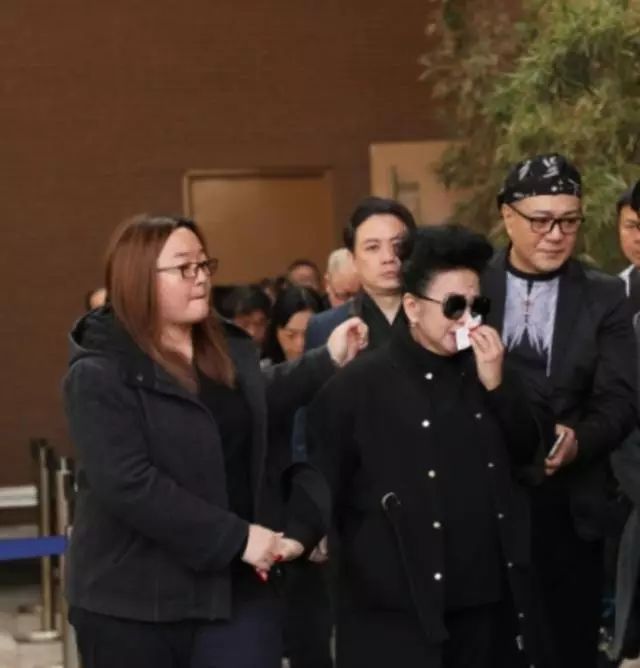 黎小田出殡一代音乐人终化作青烟随风散,薛家