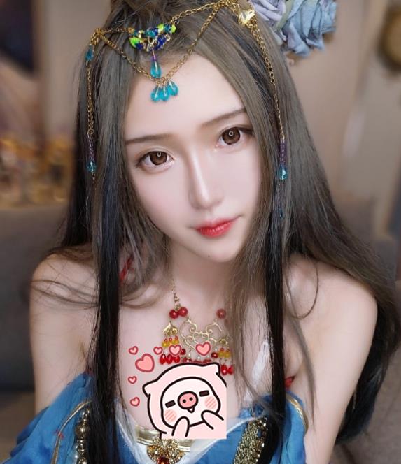 腐团儿cos侠女,穿"抹胸装"暴露"肩带,全网男粉移不开眼_cosplay