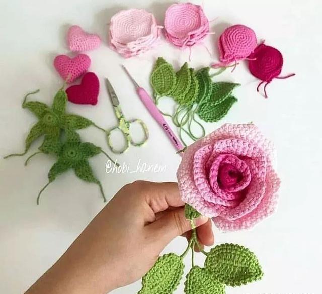 毛线钩针编织玫瑰花,高级感的手工花,就要这样做,附钩编教程