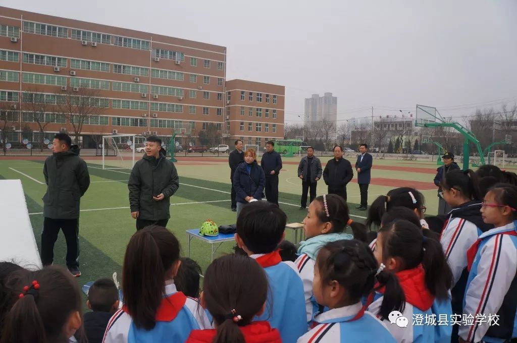 陕西省"走上冰雪,滑向冬奥"冰雪运动走进澄城实验学校