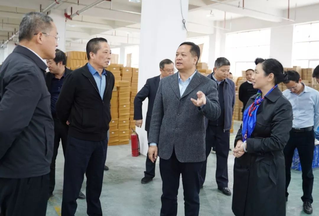 市委常委,常务副市长徐鸿 陪同调研并出席座谈会.