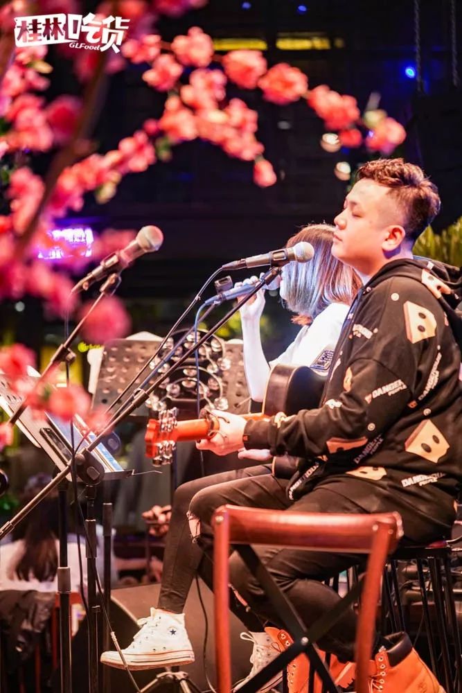 胡桃里生日派聚会年会包场福利你要的乐队音乐美酒调调全有了