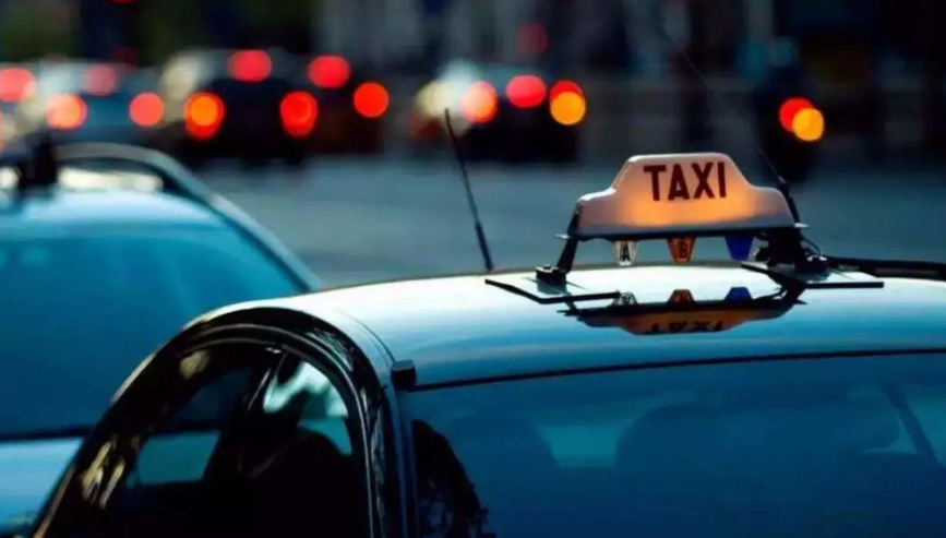 出租车运输证还值多少钱还能开网约车吗