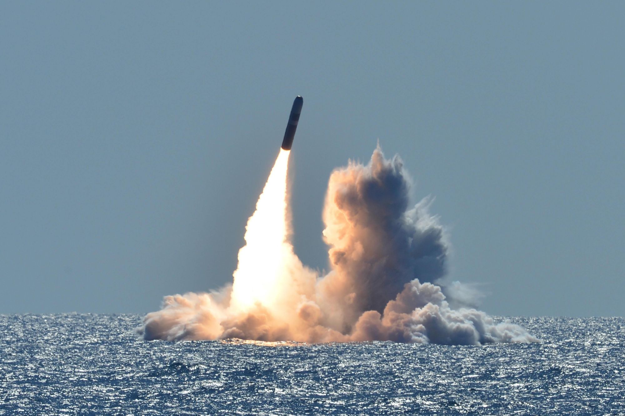 美军核潜艇发射"三叉戟"弹道核弹