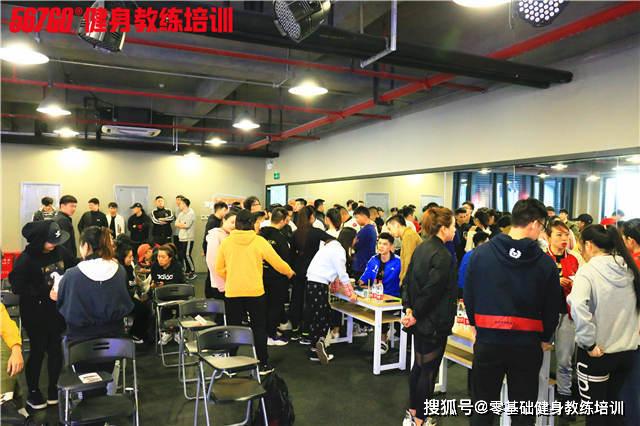 厦门招聘会_厦门软件园招聘会人气火爆 有经验工程师最难招(3)