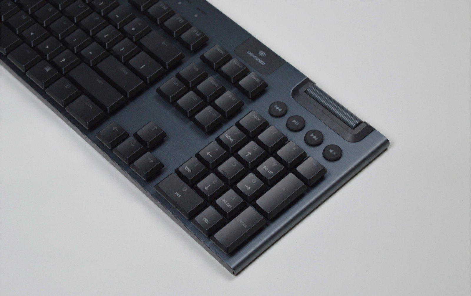 机械键盘测评罗技g913 eae880005c1840eead8f446252c42883.png