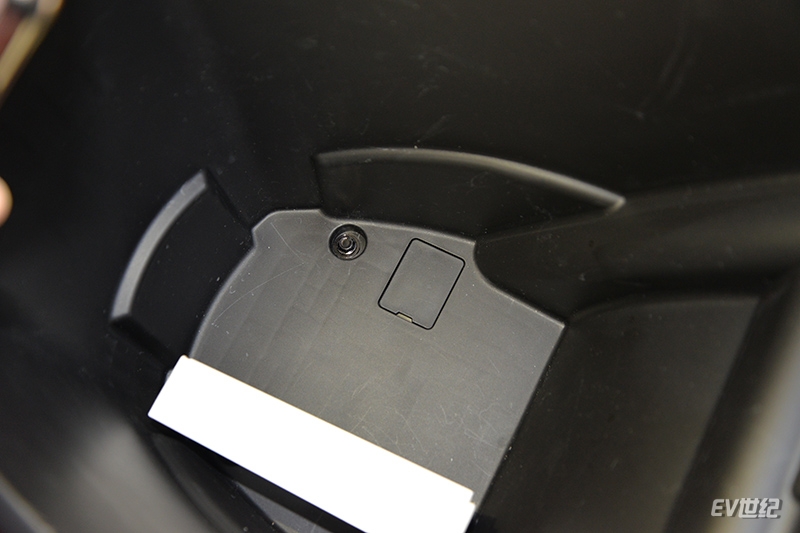 是时候学个D照了!体验九号电车E系列电动踏板