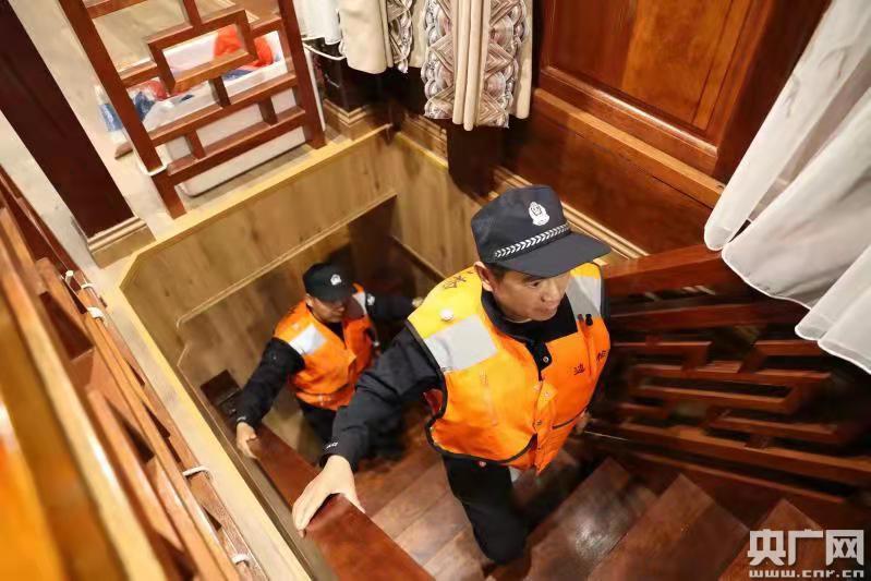 世界最大仿古航海木帆船“福宁”轮出境 黄埔边