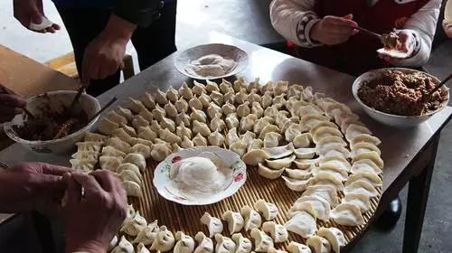 包饺子放生抽还是老抽好吃 7f0484f1be314feea4ead5486c89137c.jpeg