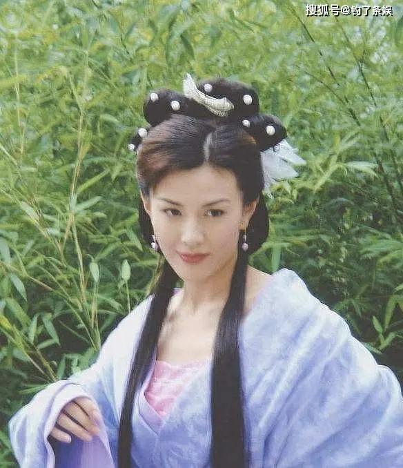 《刀歌之回旋刀》里的美貌师姐吕梦莲;《天地传说之鱼美人》里江云飞