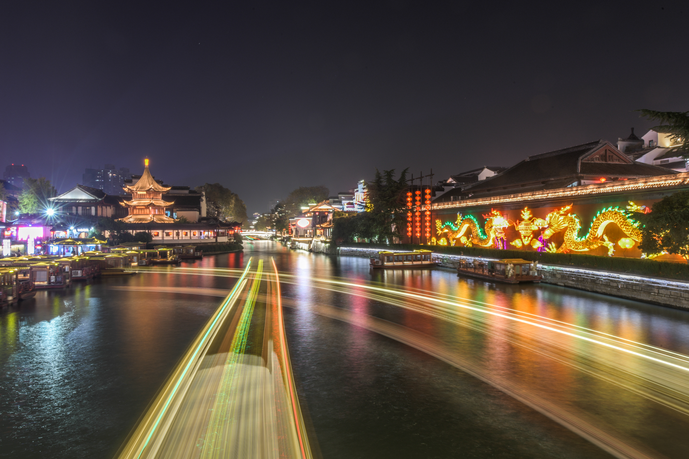 夜泊秦淮有多美?汇聚古诗里的场景,抒发"一眼千年"的情怀!