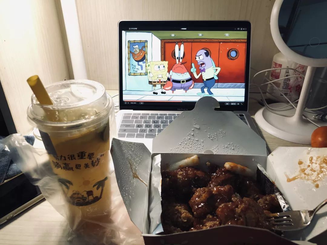 一点点奶茶推荐冬日 93c8217a97d14bcbb4aa307bba70cd1d.jpeg