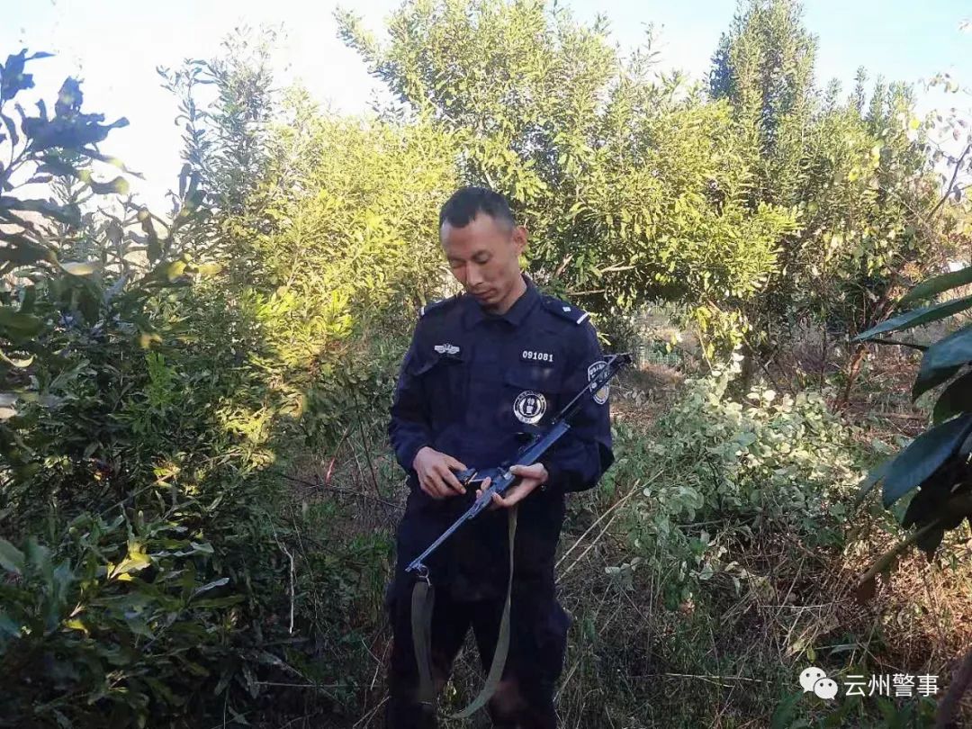 突发云县新城坝茶叶市场旁警察开枪了