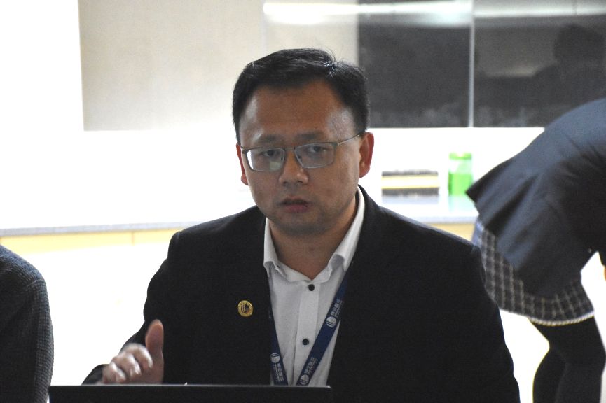 区人大常委会副主任,总工会主席倪学斌一行赴燎申智城园区开展基层