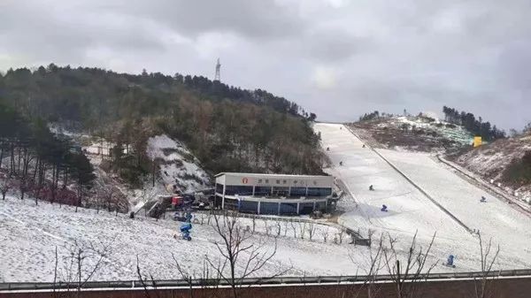 曾家山赏最美雪景赴一场曼妙破冰之旅