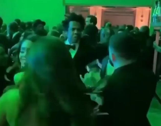 生日派对视频怎么拍 dbb9913559b34827a87018a1d9fc9b1d.jpeg