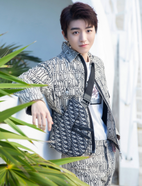 王俊凯的生日视频 e760619249b547368354070f749c4119.png