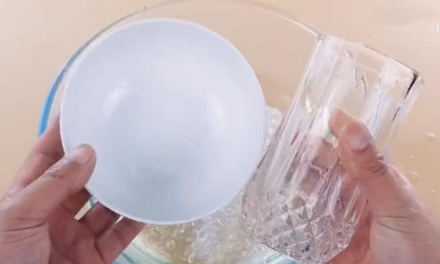 怎样快速去除水渍 e7d451057aff45999b6915cddd174147.jpeg