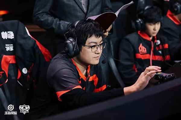 对话|电竞精神是什么?中国KPL标杆人物老帅与