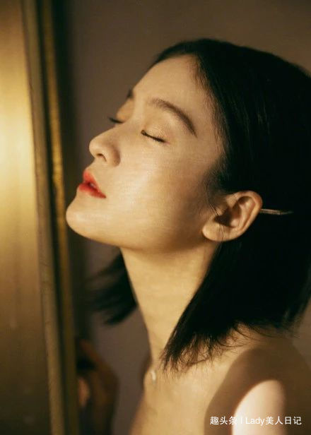 如何拥有直角肩天鹅颈 ea2e8d3db06044e681f6414dbc73adf9.jpeg