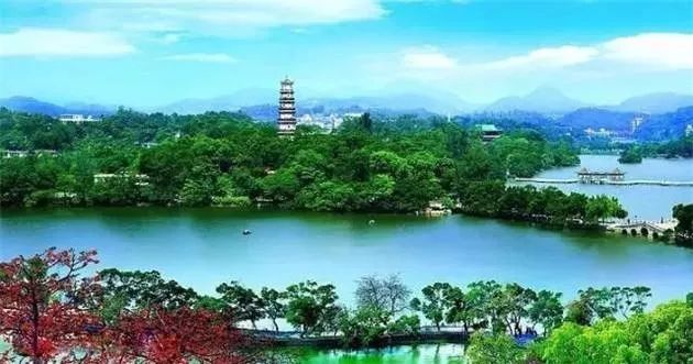 10 11 住房信息 房型及价格 备注: 12 景点推荐 惠州西湖是位于中国