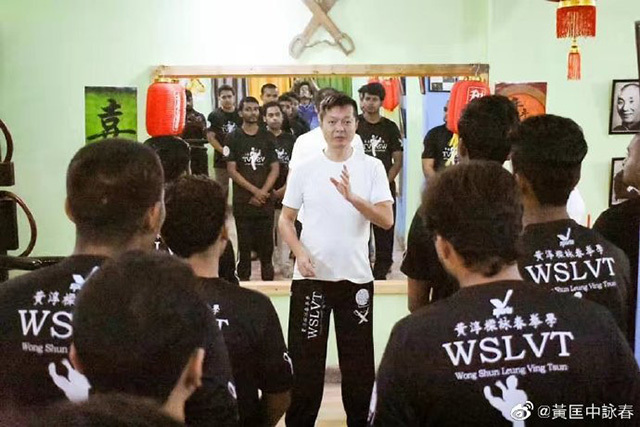 余昌华要打女人黄师傅怒将其逐出师门