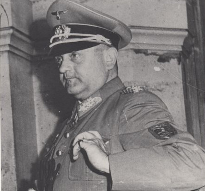 二战,德国将军不执行希特勒毁灭巴黎命令,是善意还是私心?