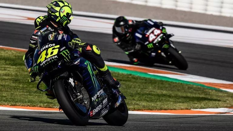 motogp与f1:罗西与汉密尔顿交换赛尝试赛道驾驶!