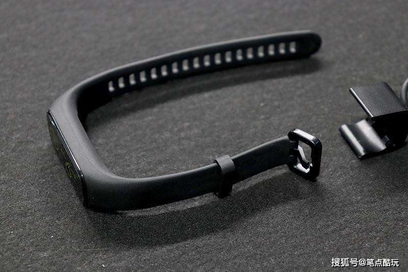 小米手环5和6的腕带有区别吗 1c1f5f19c33e4285ab476b28b66ee1c5.jpeg